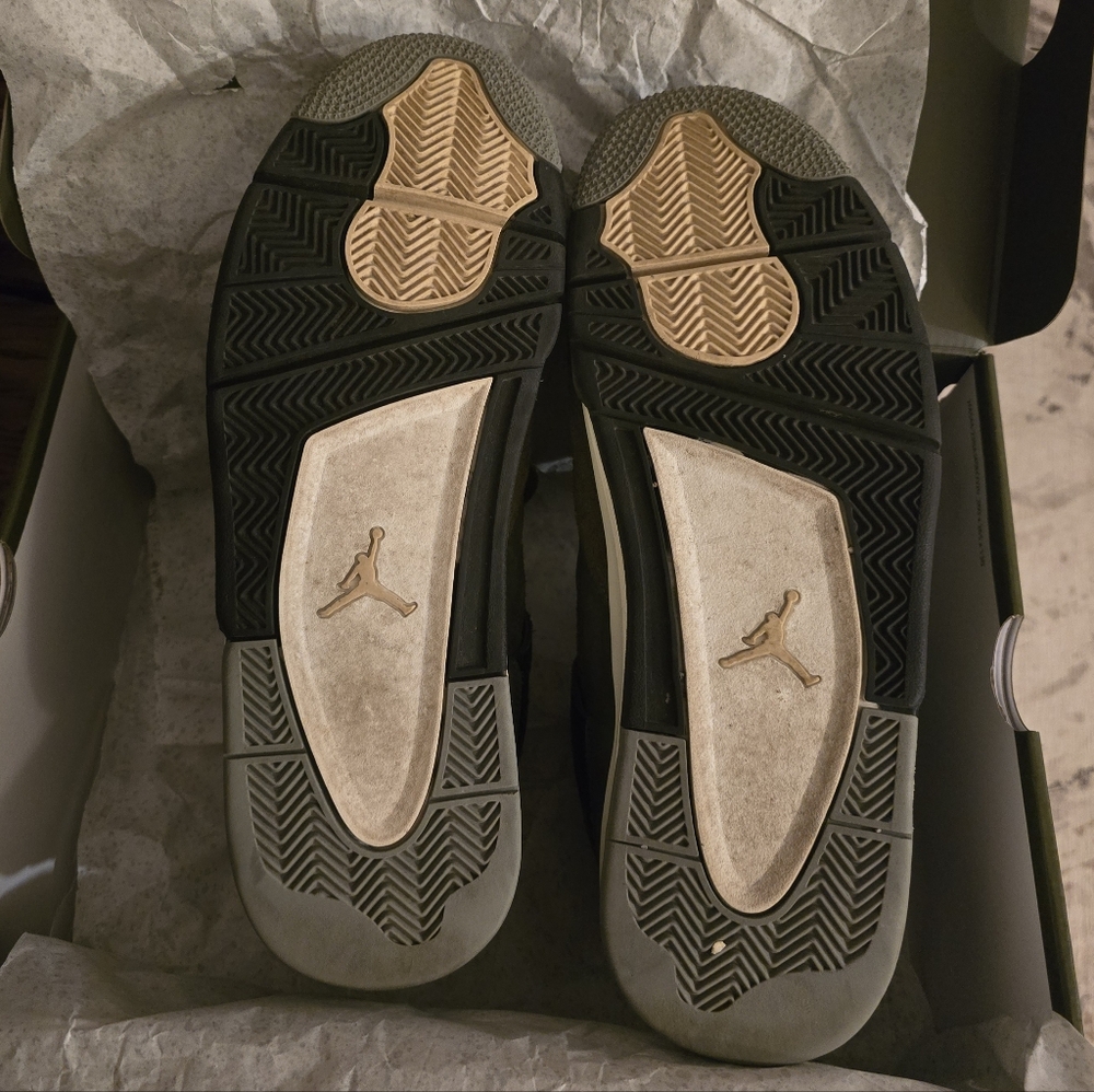 Jordan 4 Retro SE Craft Olive - Picture 2 of 9